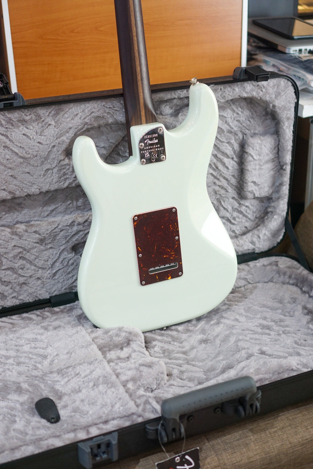 FENDER STRATOCASTER AMERICAN PROFESSIONAL II LIMITED EDITION ALL ROSEWOOD NECK SONIC BLUE