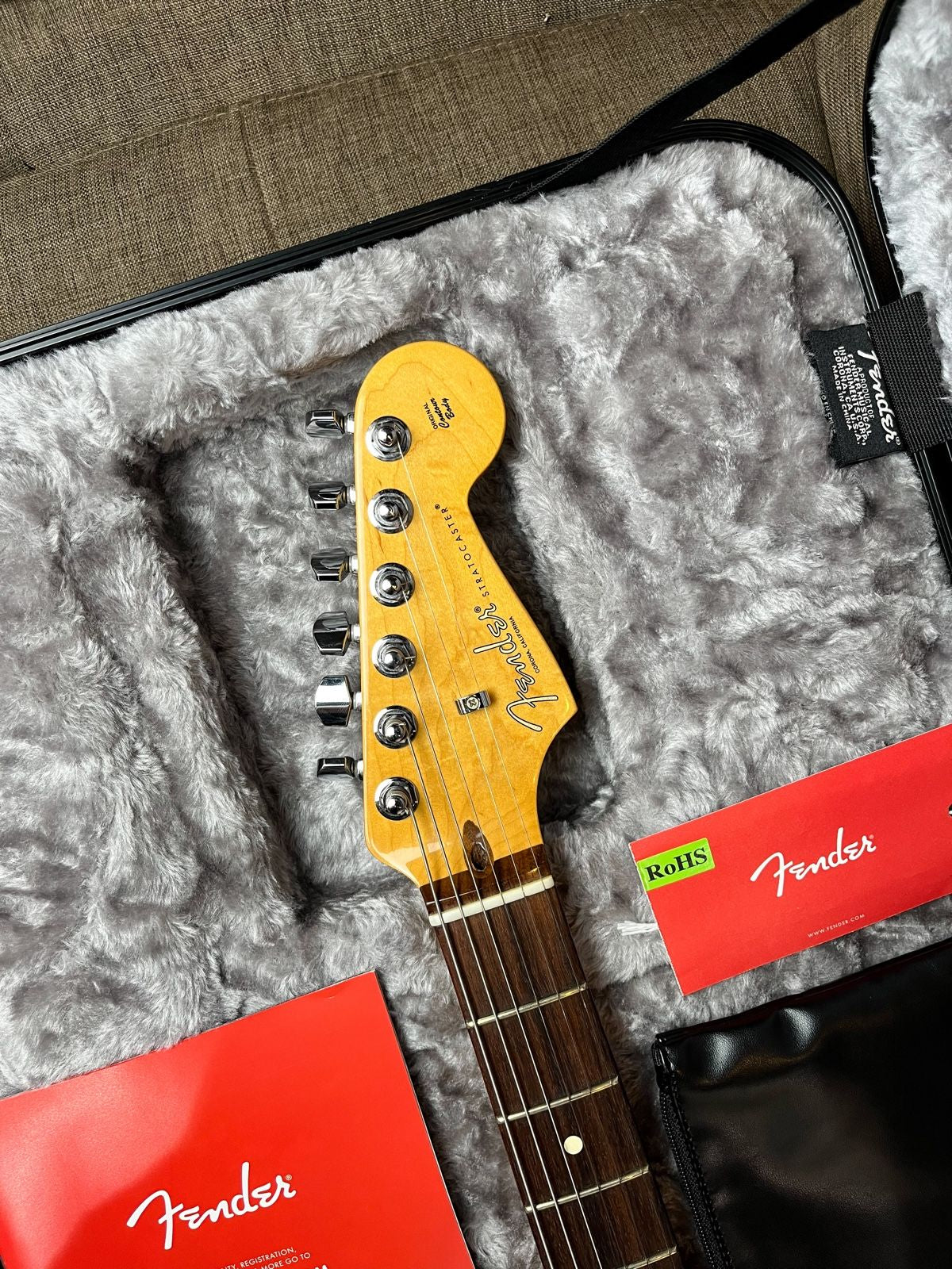 FENDER STRATOCASTER AMERICAN PROFESSIONAL MIAMI BLUE II