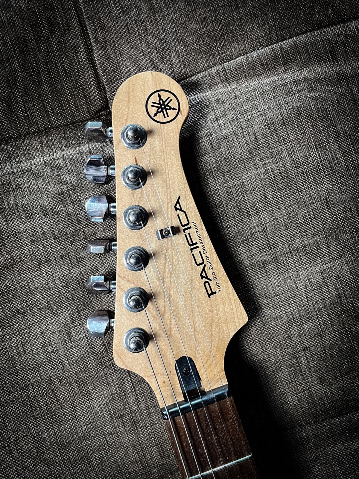 Yamaha Pasifica 112J