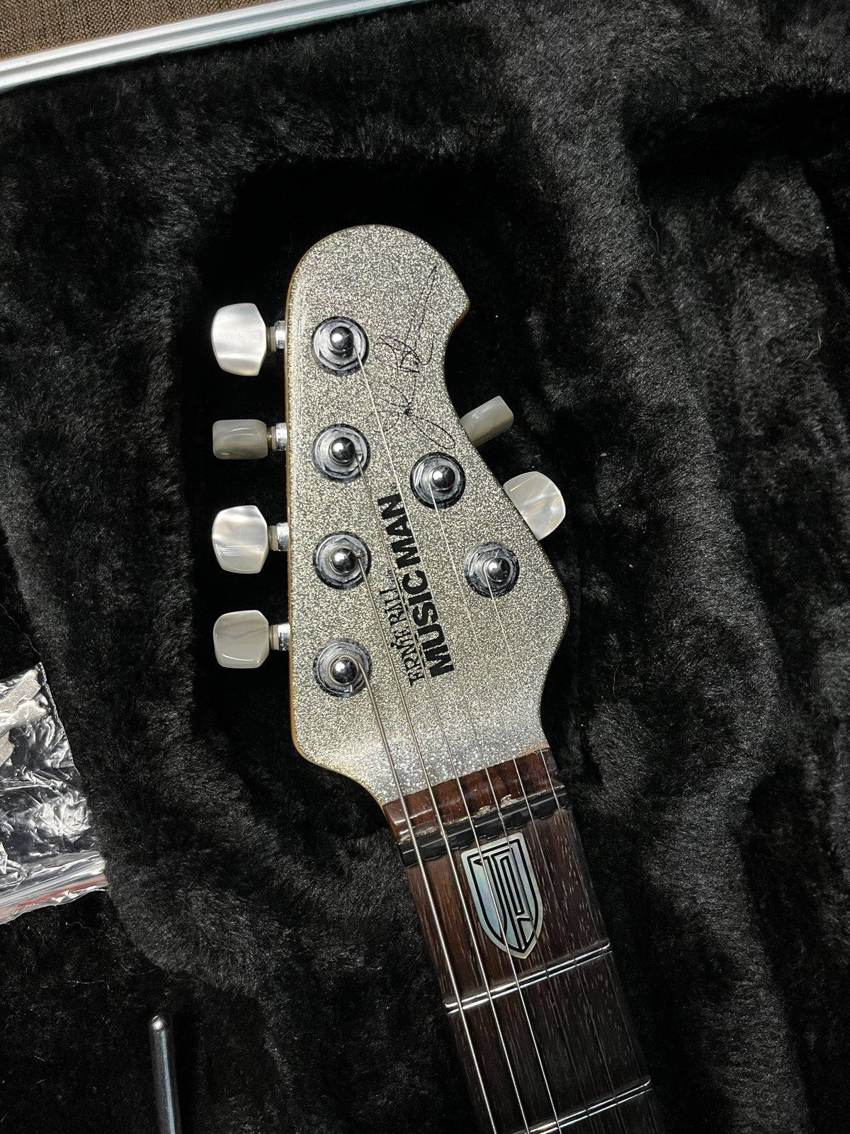 Musicman JP6 Piezo Silver Sparkle limited edition