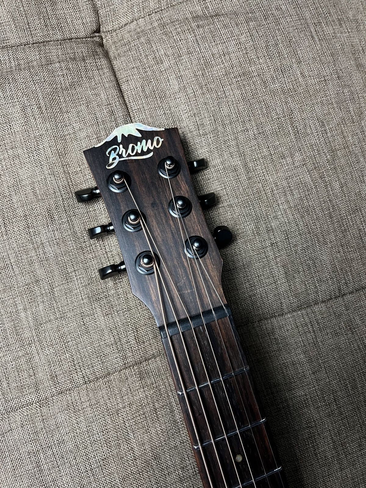 Bromo Travel Guitar BAT3E