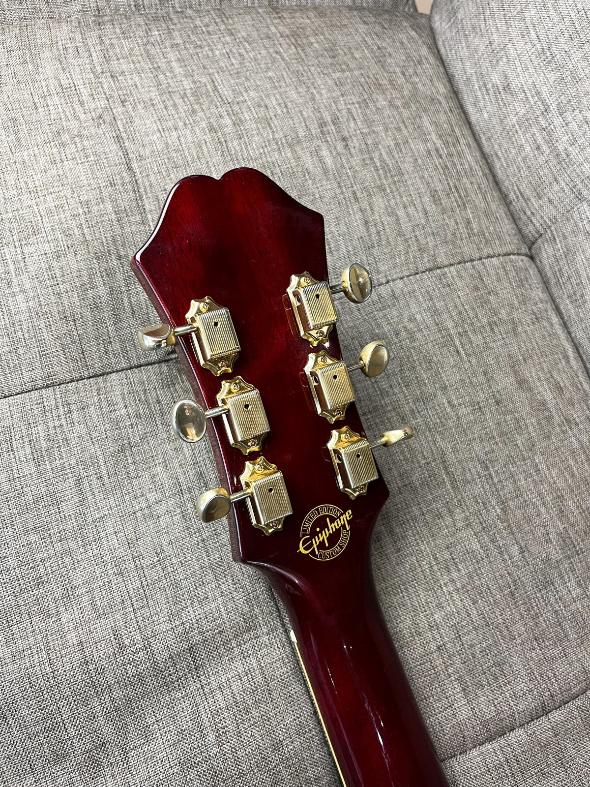 Epiphone Riviera P93