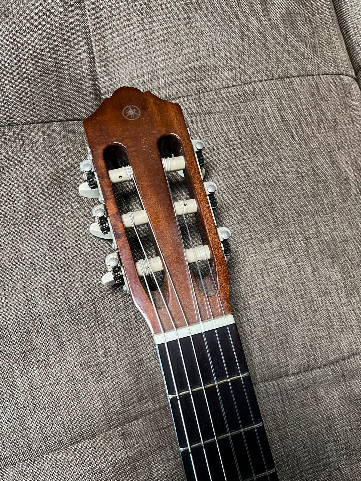 Yamaha cgs 102a