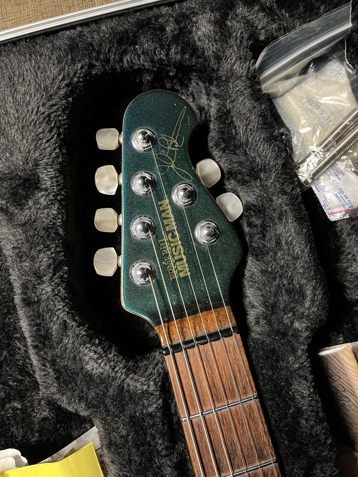 Musicman JP6 Mystic Dream