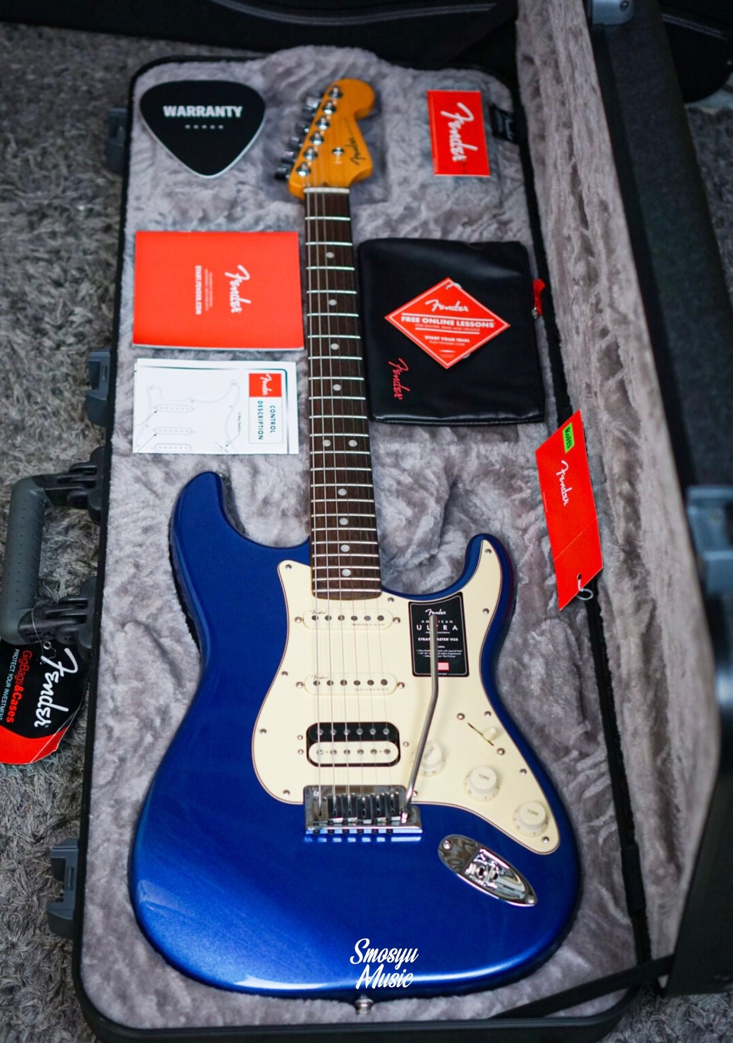 Fender Stratocaster American Ultra HSS Cobra Blue