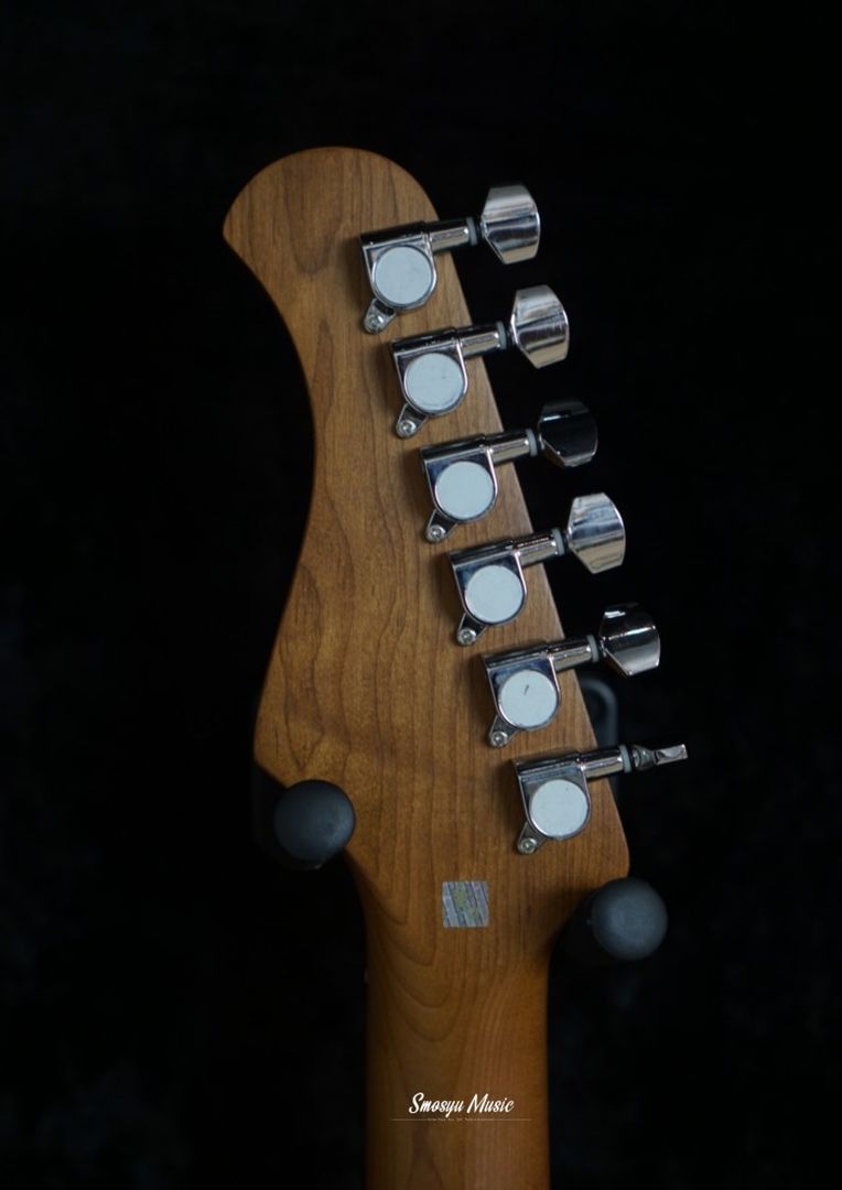 Bacchus Universe BST 2RSM/M Cherry Sunburst