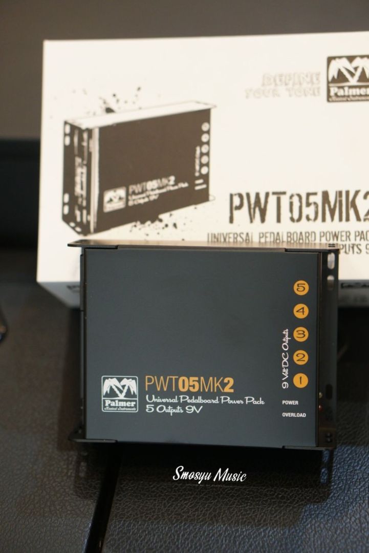 Palmer PWT 06 IEC Universal Pedal Board Power Supply with USB Palmer PWT 06 IEC Universal Pedal Board Power Supply with USB