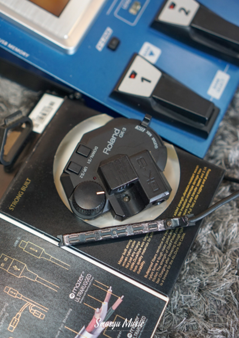 Roland GR-55 Guitar Synthesizer With Roland GK-3