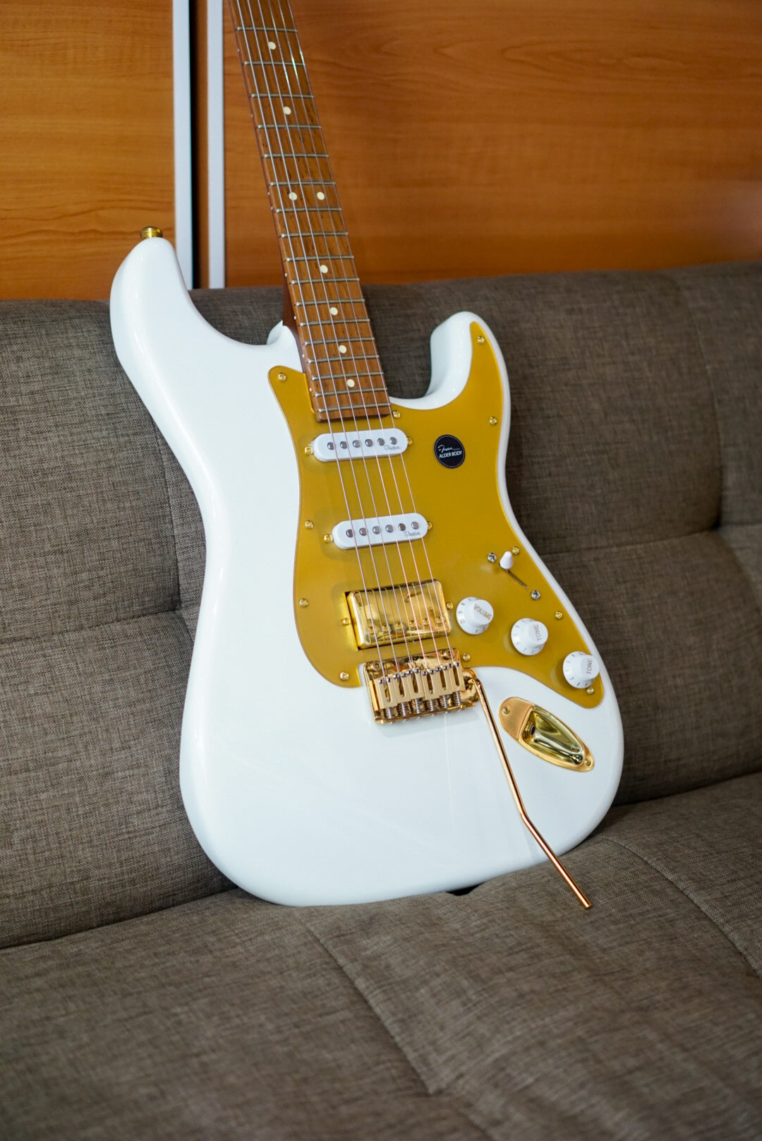 Fena Stratocaster White Beauty