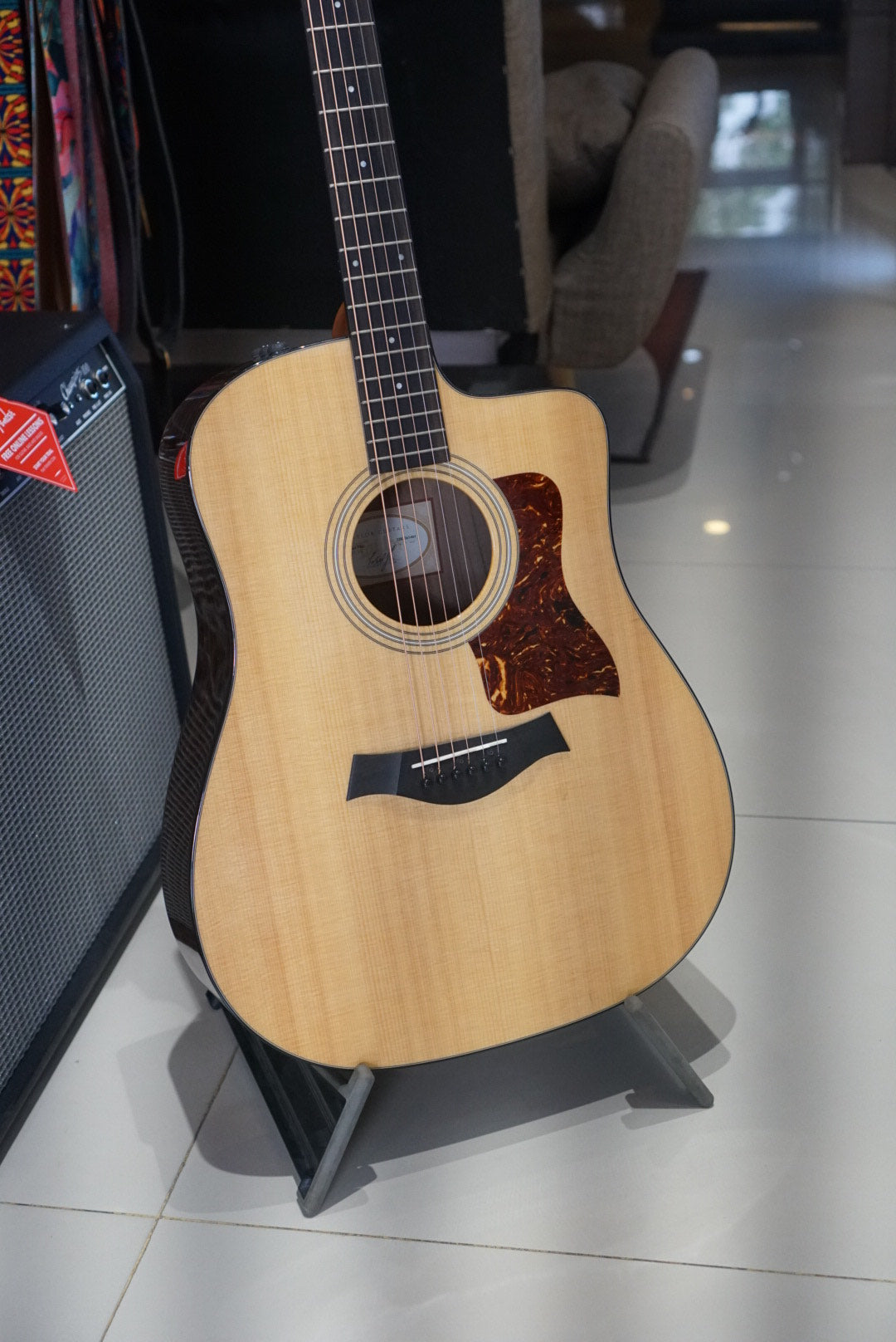 Taylor 210CE Plus