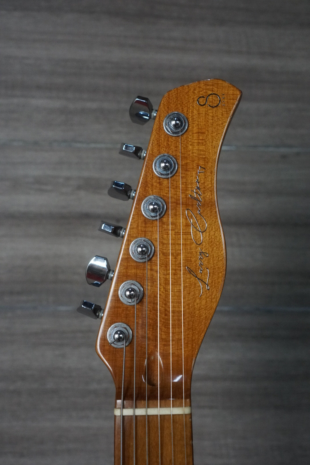 SIRE LARRY CARLTON SIGNATURE T7