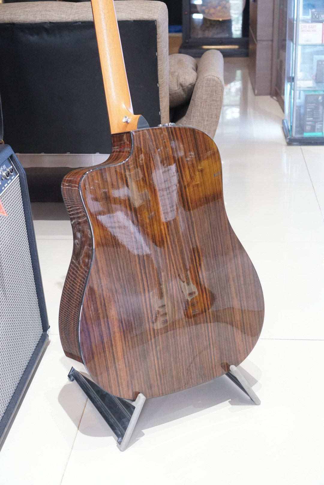 Taylor 210CE Plus