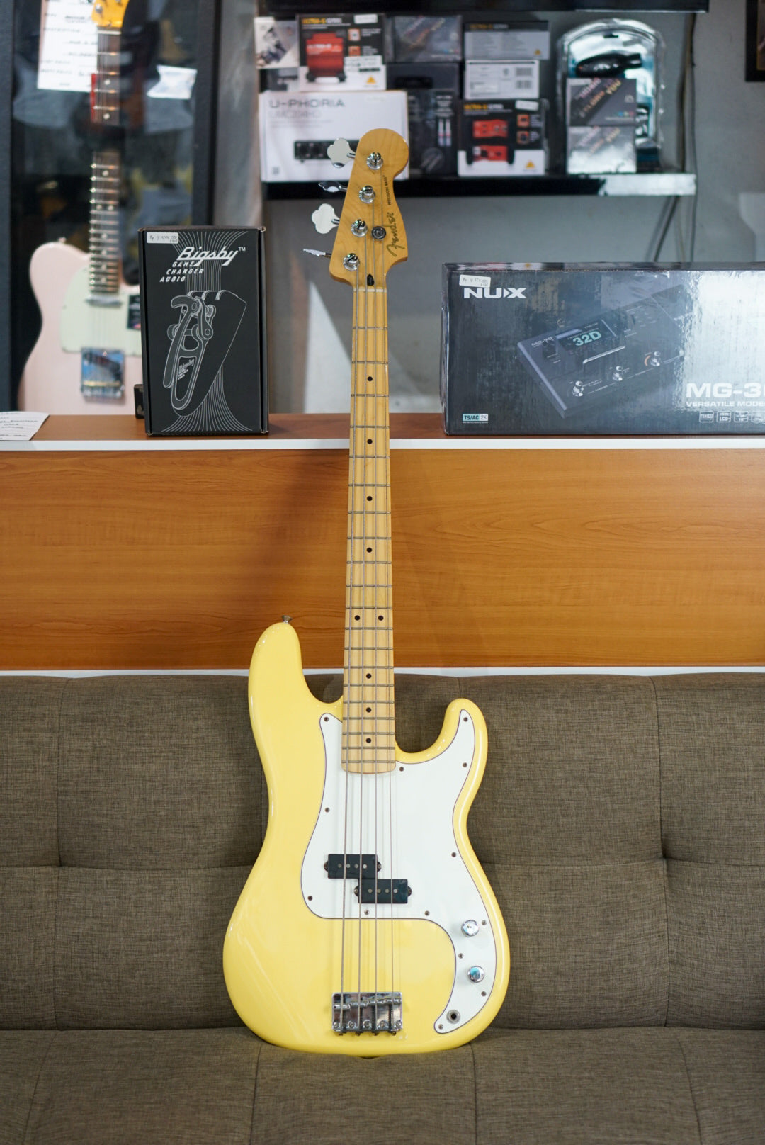 Fender Player Series Precission Buttercream