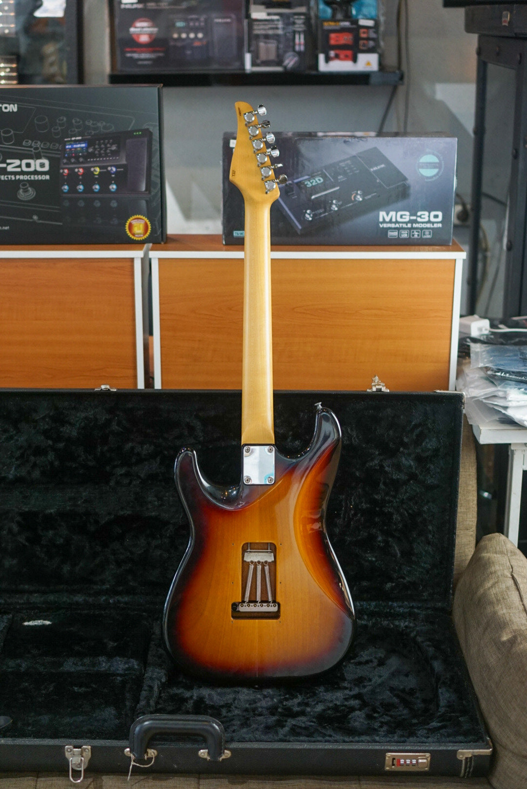 Suhr Classic Pro HSS Sunburst