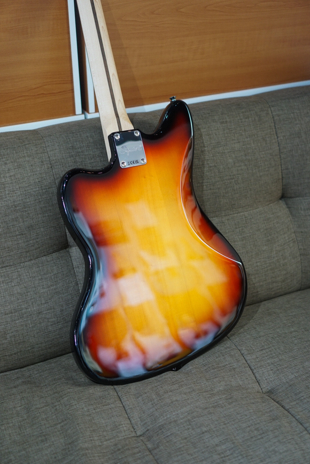 Squier Affinity Series Jaguar Laurel FB 3-Color Sunburst