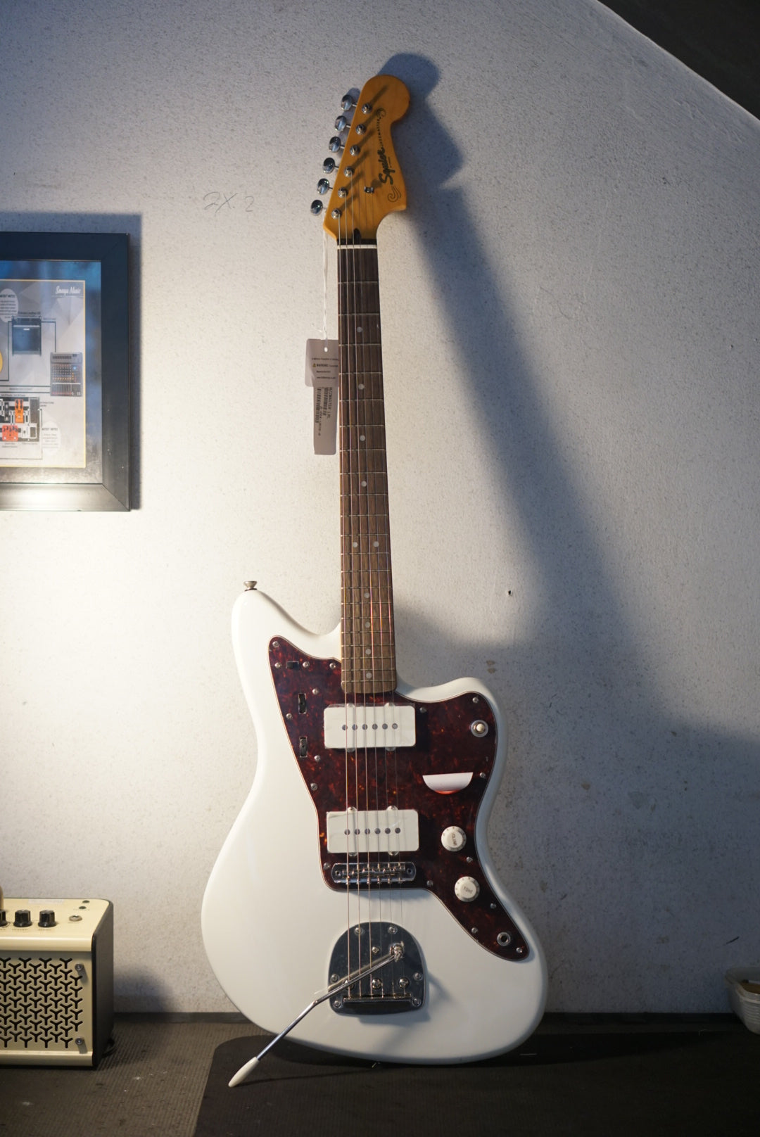 Squier Classic Vibe 60s Jazzmaster Electric Guitar, Laurel FB, Olympic White