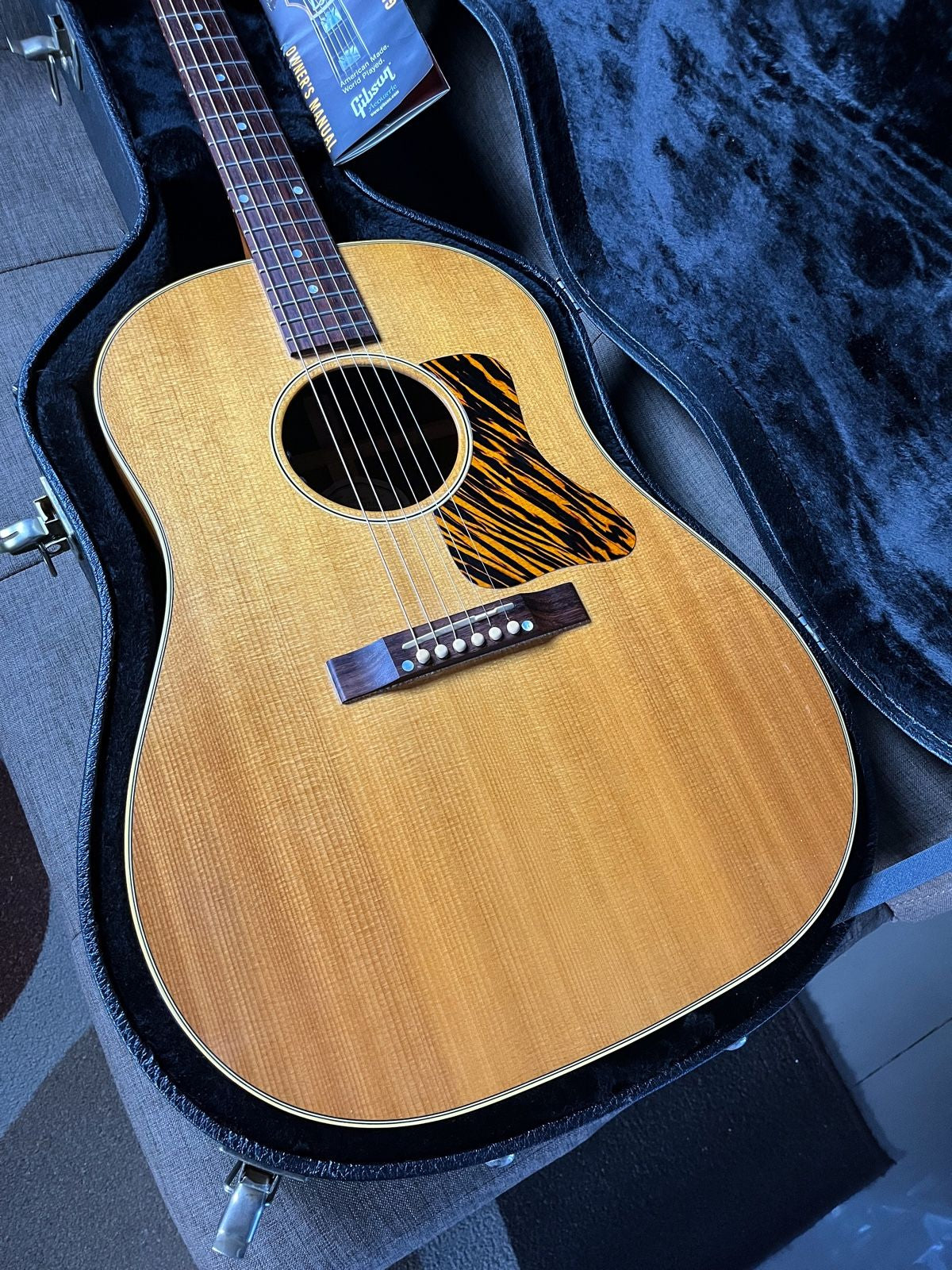 Gibson montana J35 Reissue Made in usa