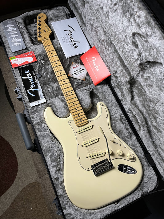FENDER STRATOCASTER AMERICAN PROFESIONAL OLYMPIC WHITE