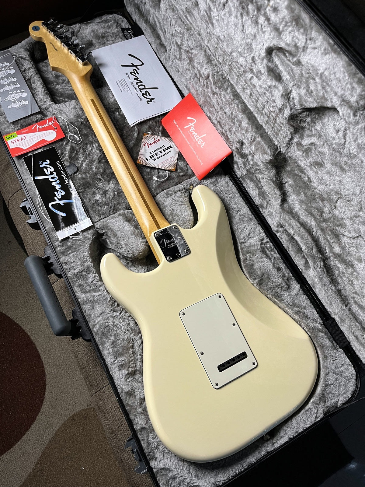 FENDER STRATOCASTER AMERICAN PROFESIONAL OLYMPIC WHITE