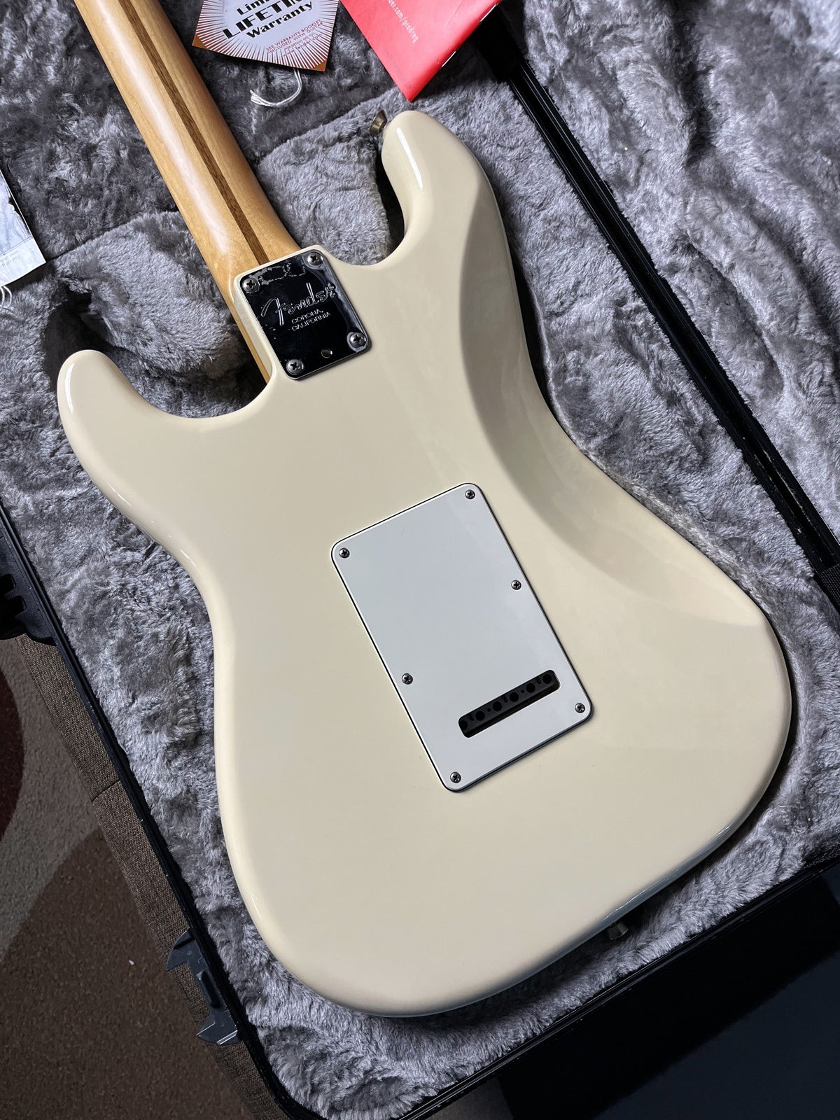 FENDER STRATOCASTER AMERICAN PROFESIONAL OLYMPIC WHITE