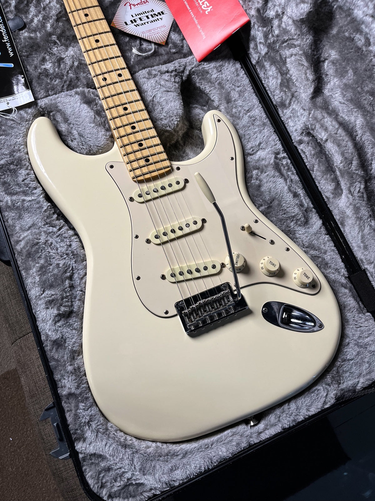 FENDER STRATOCASTER AMERICAN PROFESIONAL OLYMPIC WHITE