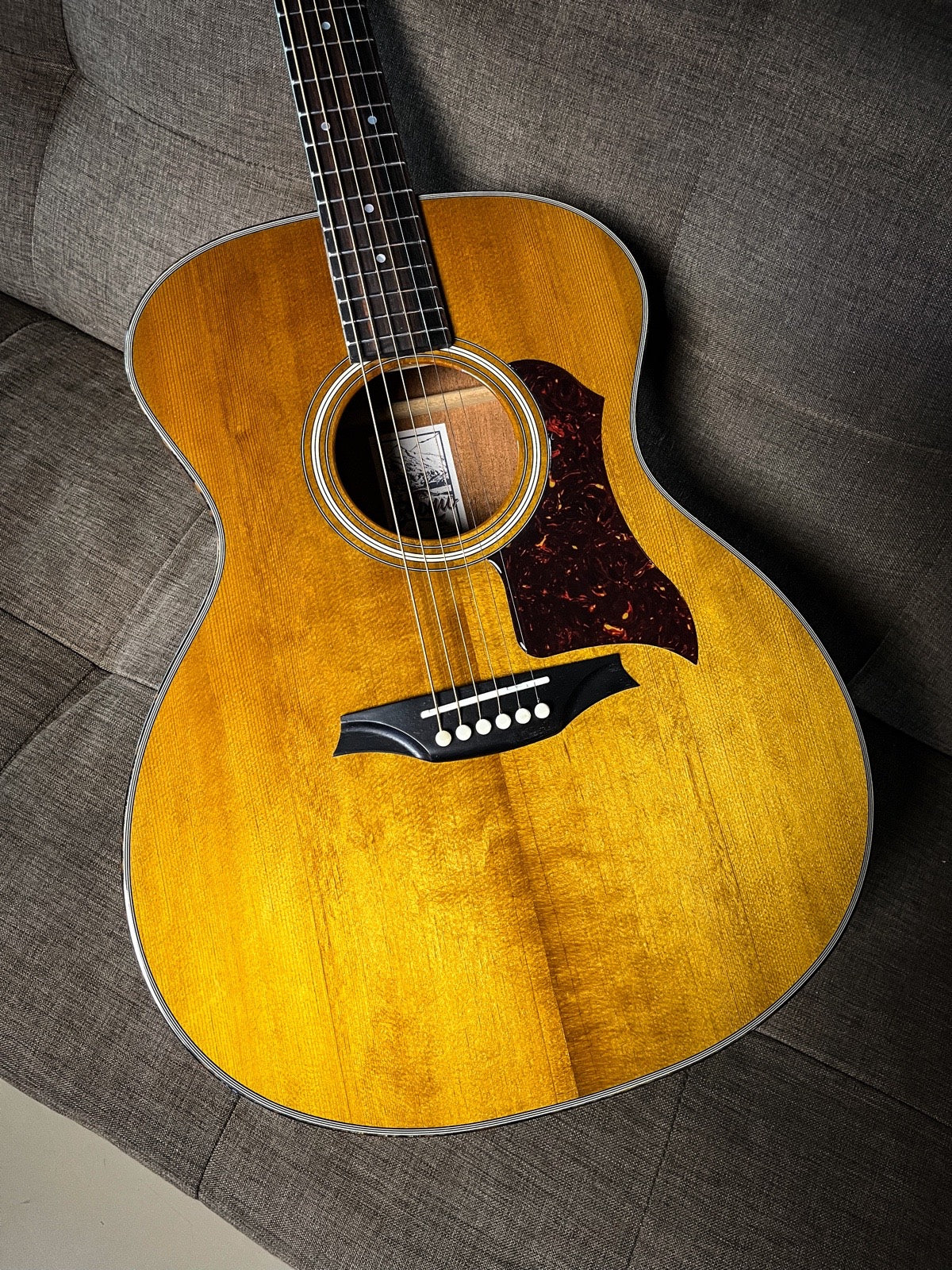BROMD GRAND-AUDITORIUM FISHMAN SONITONE PICKUPS STEM, TOP VINTAGE TONE W/ HEAVY DURKEAG, NATURAL
