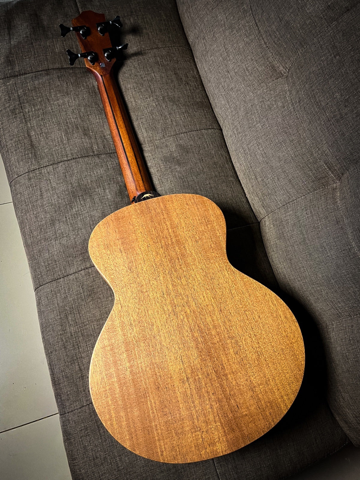 BROMO MINI JUMBO BASS, SOLID SPRUCE YOP, 4 STRINGS, W/ FISHIMAN SONITONE PICUP, W/BAG, NATURAL