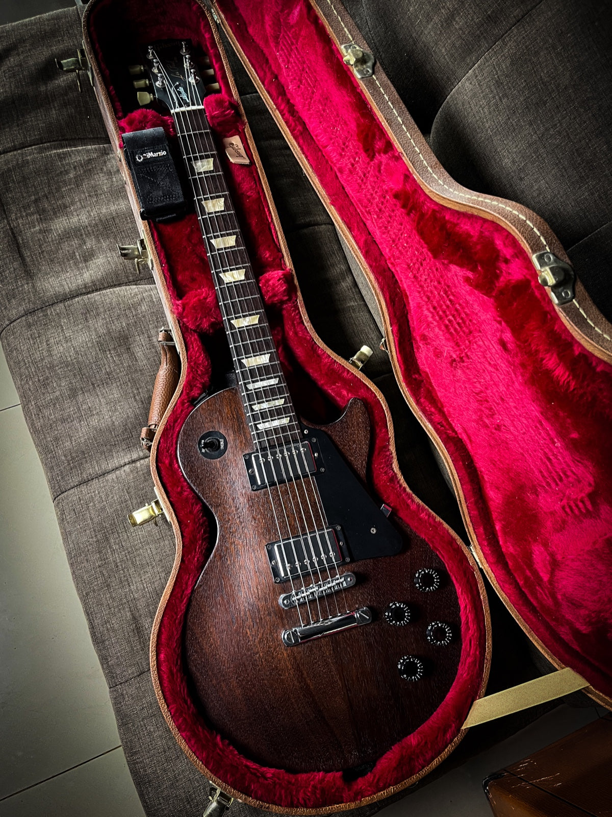 Gibson Lespaul Studio Faded "Include Original Hardcase"
