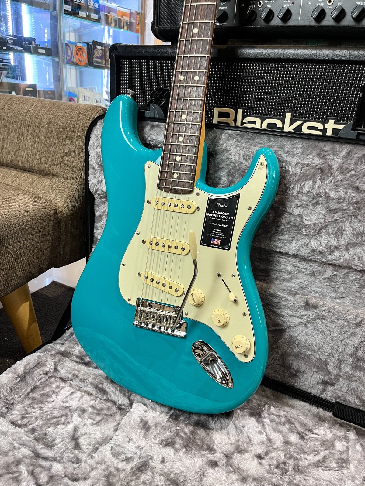FENDER STRATOCASTER AMERICAN PROFESSIONAL MIAMI BLUE II