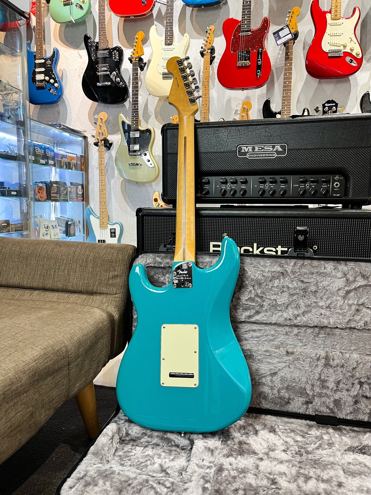 FENDER STRATOCASTER AMERICAN PROFESSIONAL MIAMI BLUE II