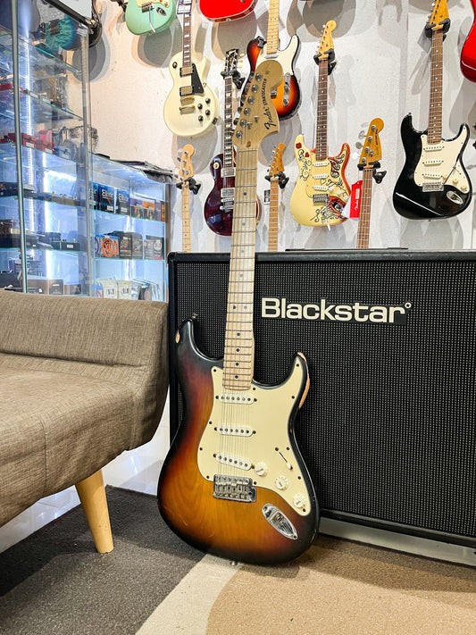 Fender Stratocaster Highway One Sunburst Relic