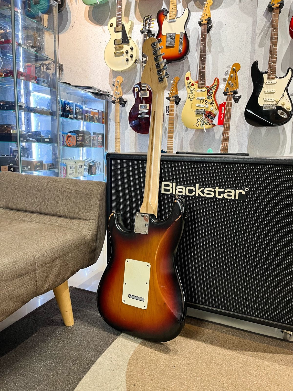 Fender Stratocaster Highway One Sunburst Relic