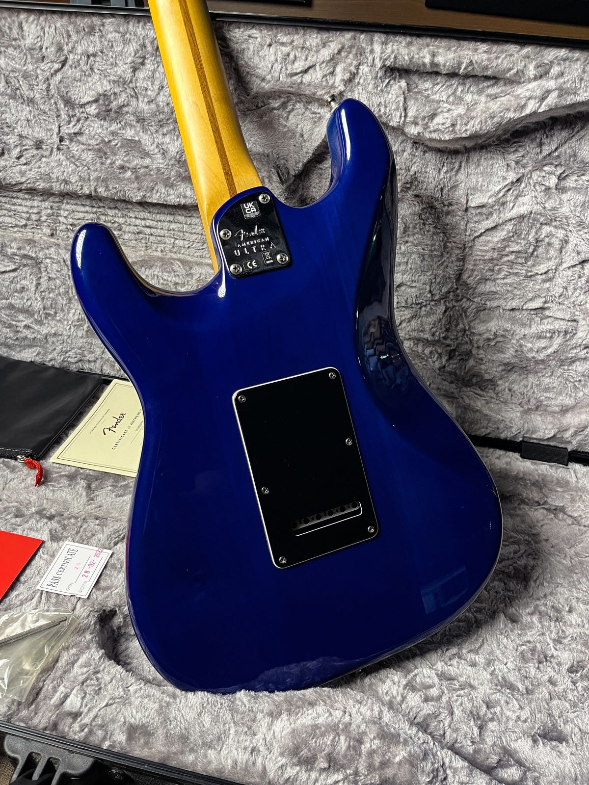 Fender Limited Edition American Ultra Stratocaster HSS Flame Maple Top Denim Burst