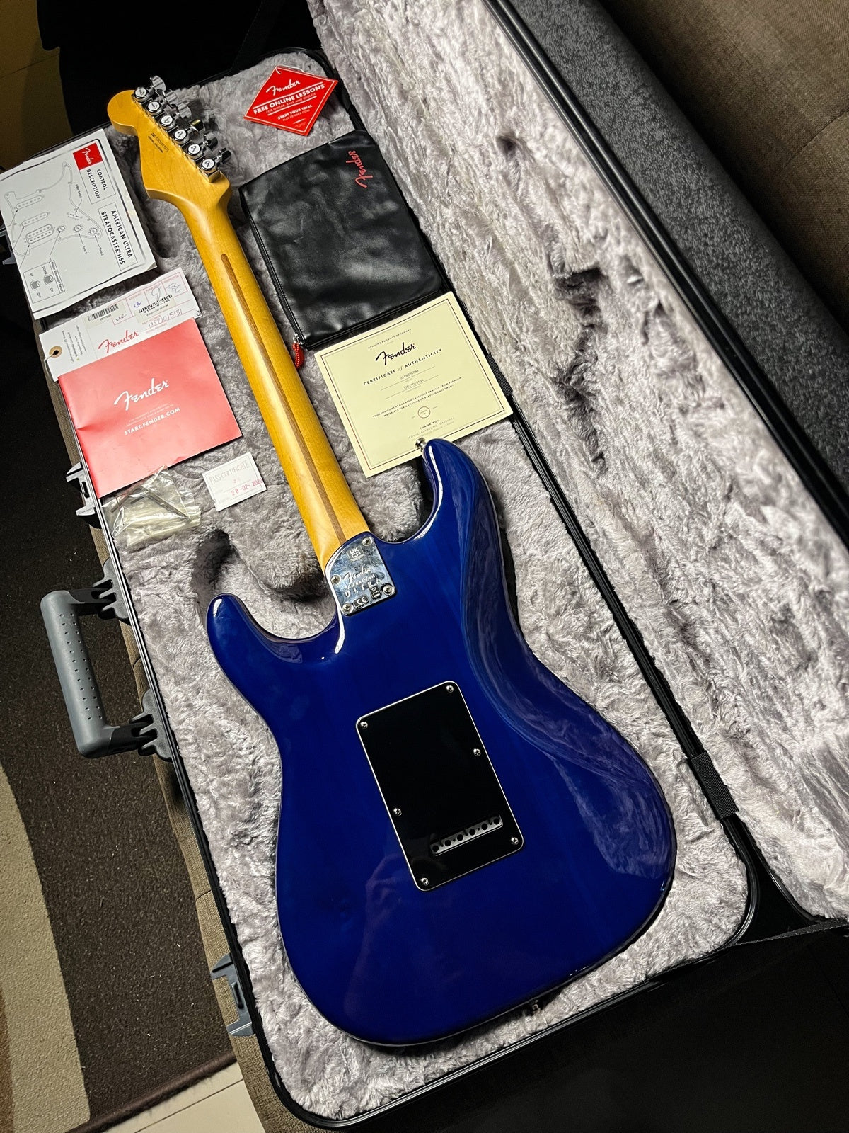 Fender Limited Edition American Ultra Stratocaster HSS Flame Maple Top Denim Burst