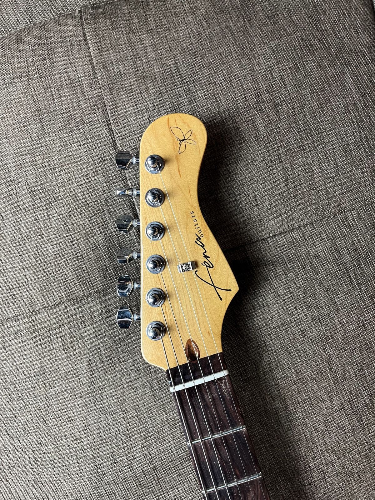 Fena st std sss sunburst rosewood