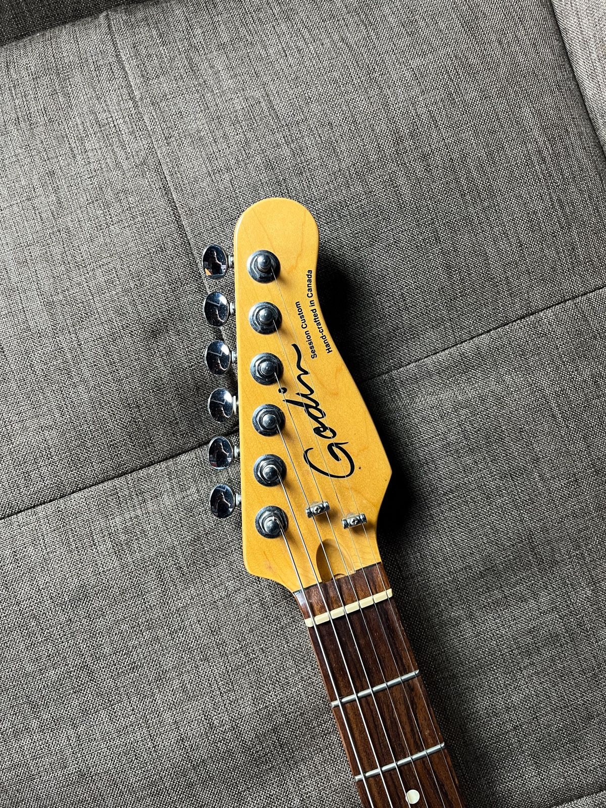 Godin session custom made in canada
