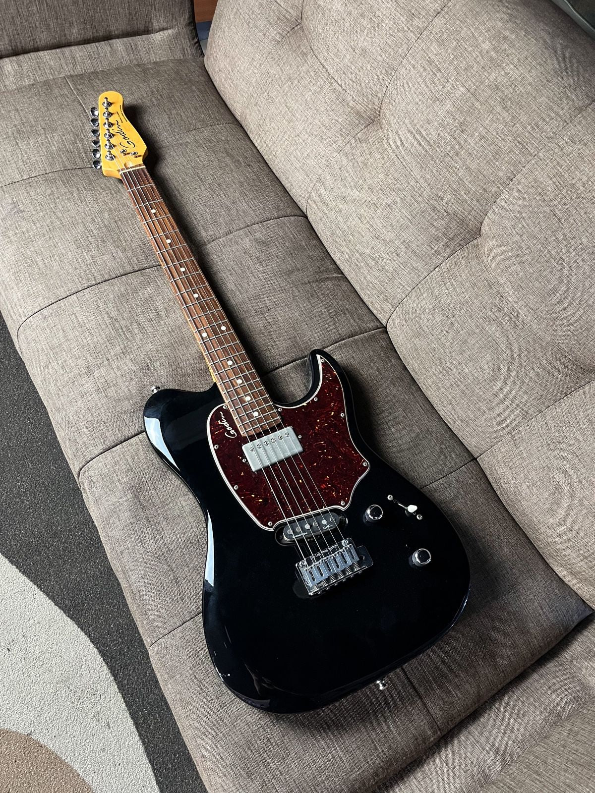 Godin session custom made in canada