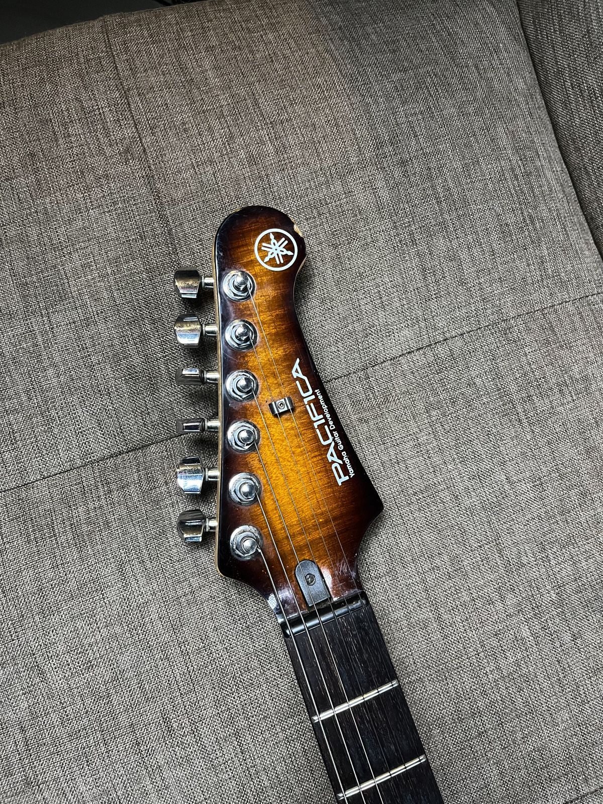 Yamaha pasifica 212 vfm