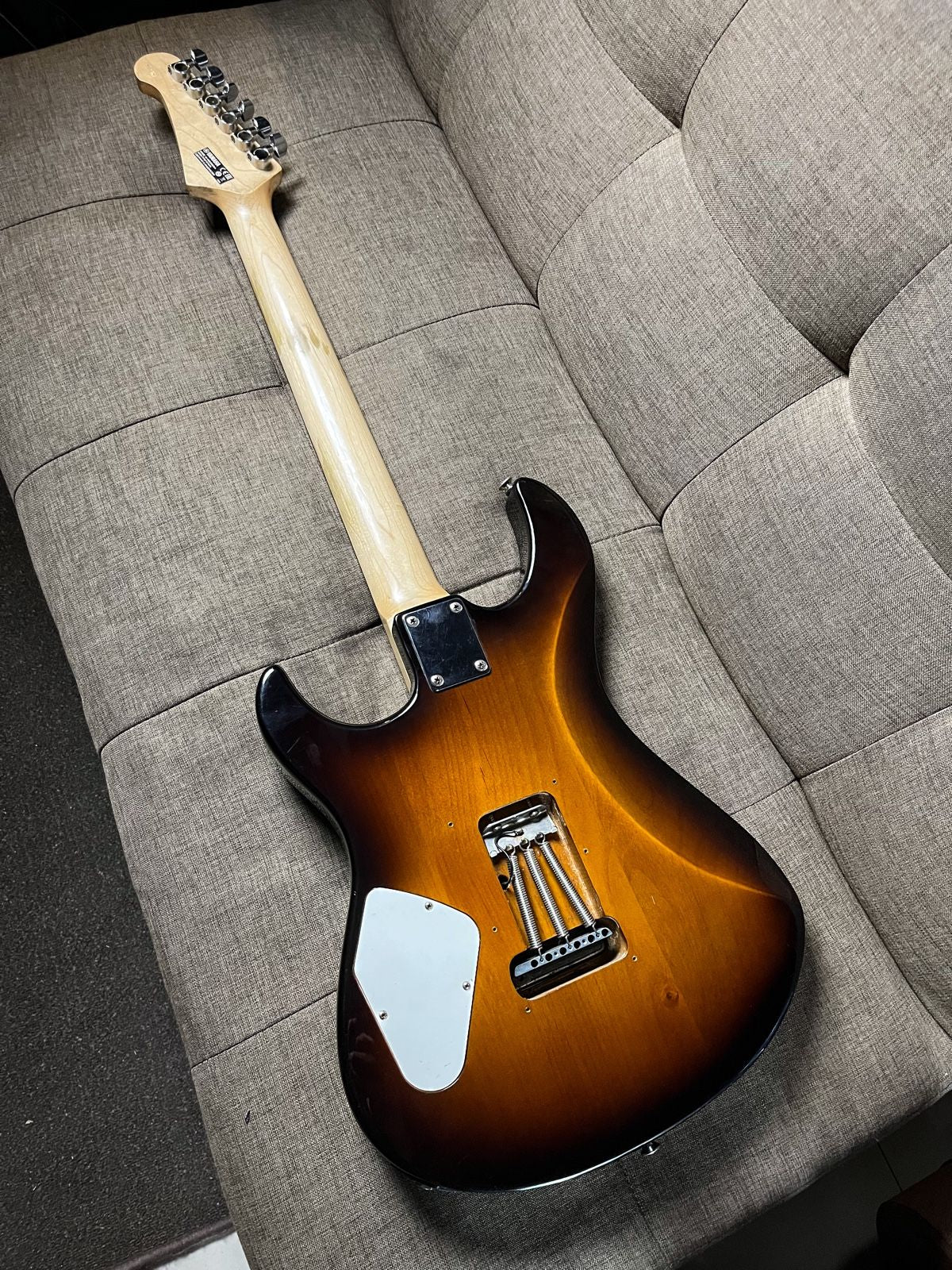 Yamaha pasifica 212 vfm