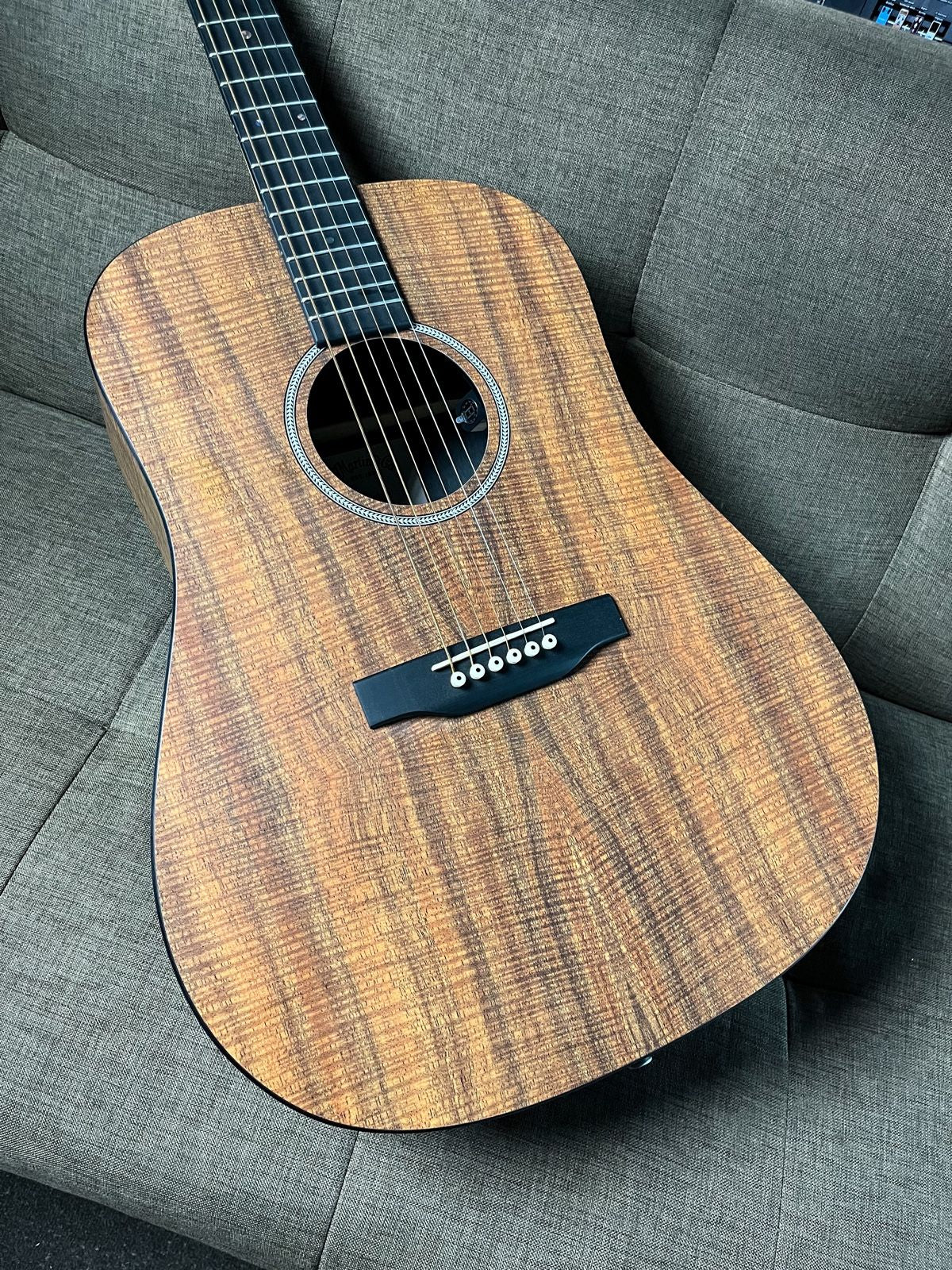 MARTIN ACOUSTIC E/GUITAR HPL KOA DXIE KOA
