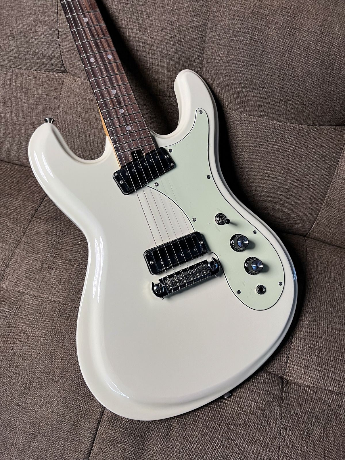 ARIA PRO II DM-206 ELECTRIC GUITAR