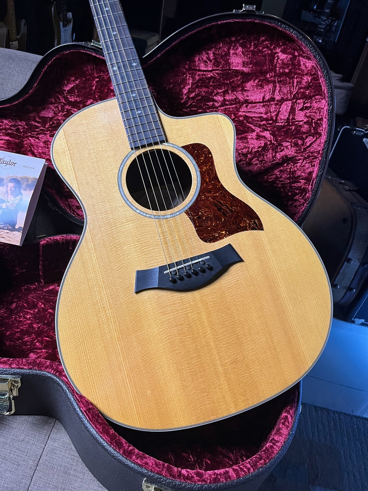 Taylor 214ce deluxe