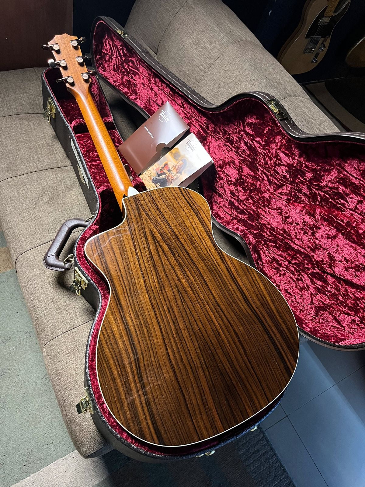 Taylor 214ce deluxe