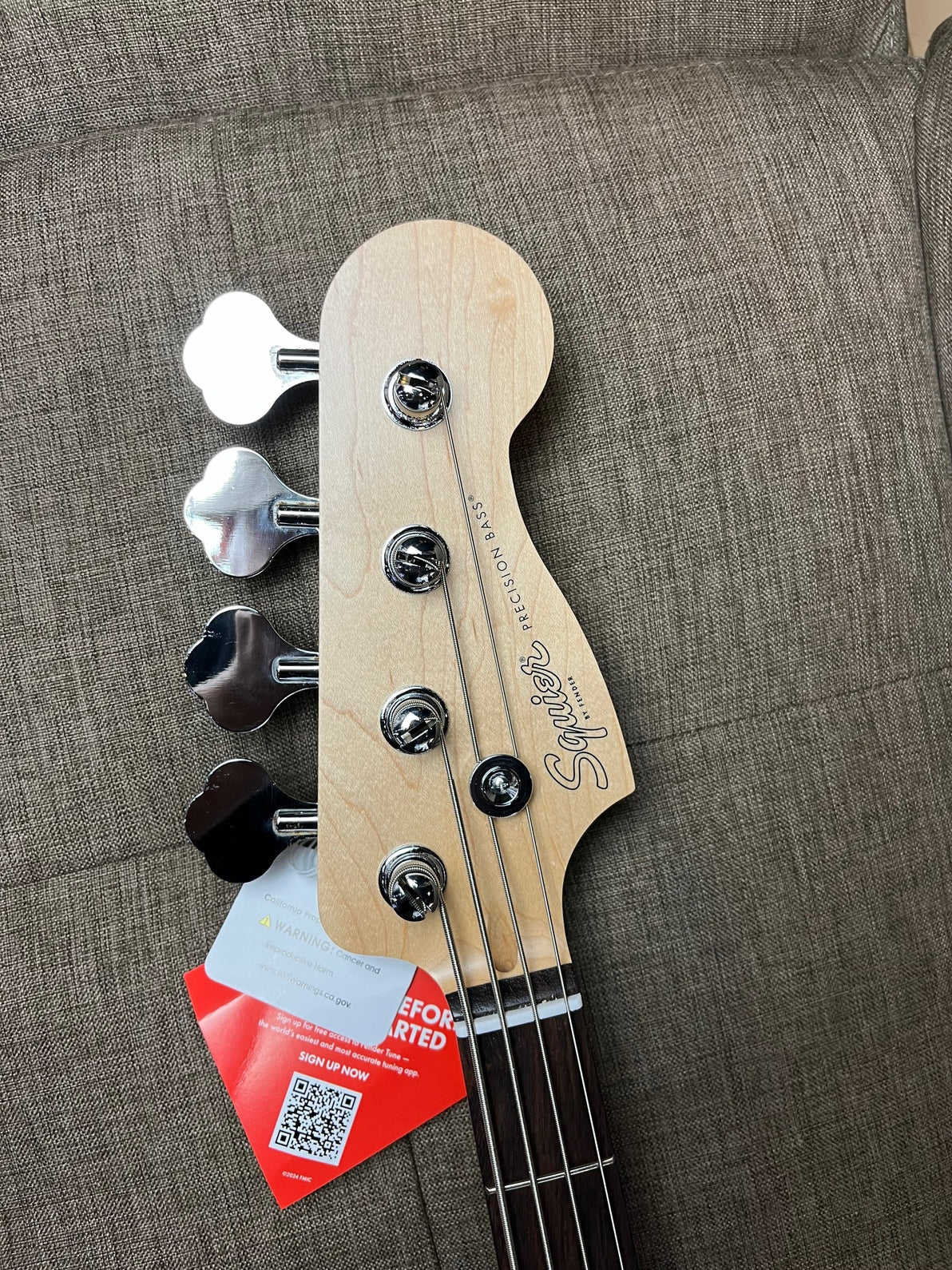 SQUIER DEBUT SERIES PRECISION BASS, LAUREL FB, 2 COLOUR SUNBURST