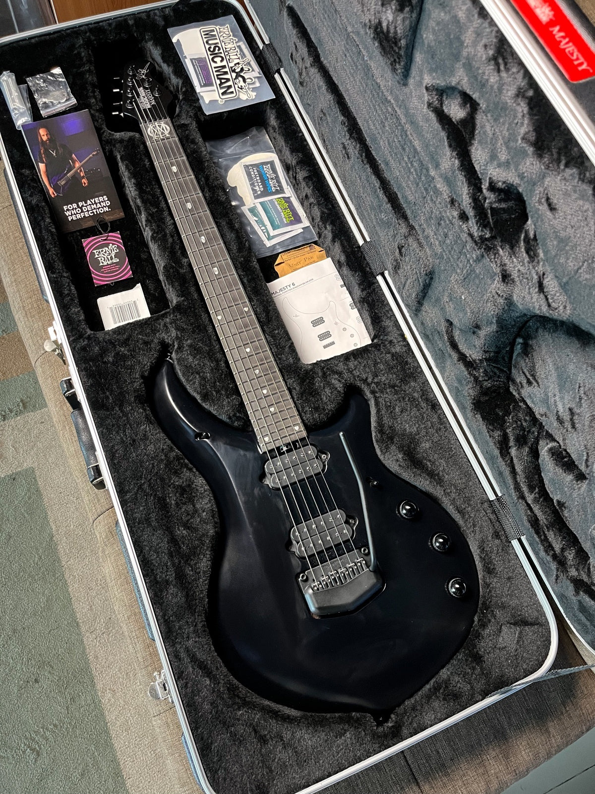 Musicman Majesty Stealth Black