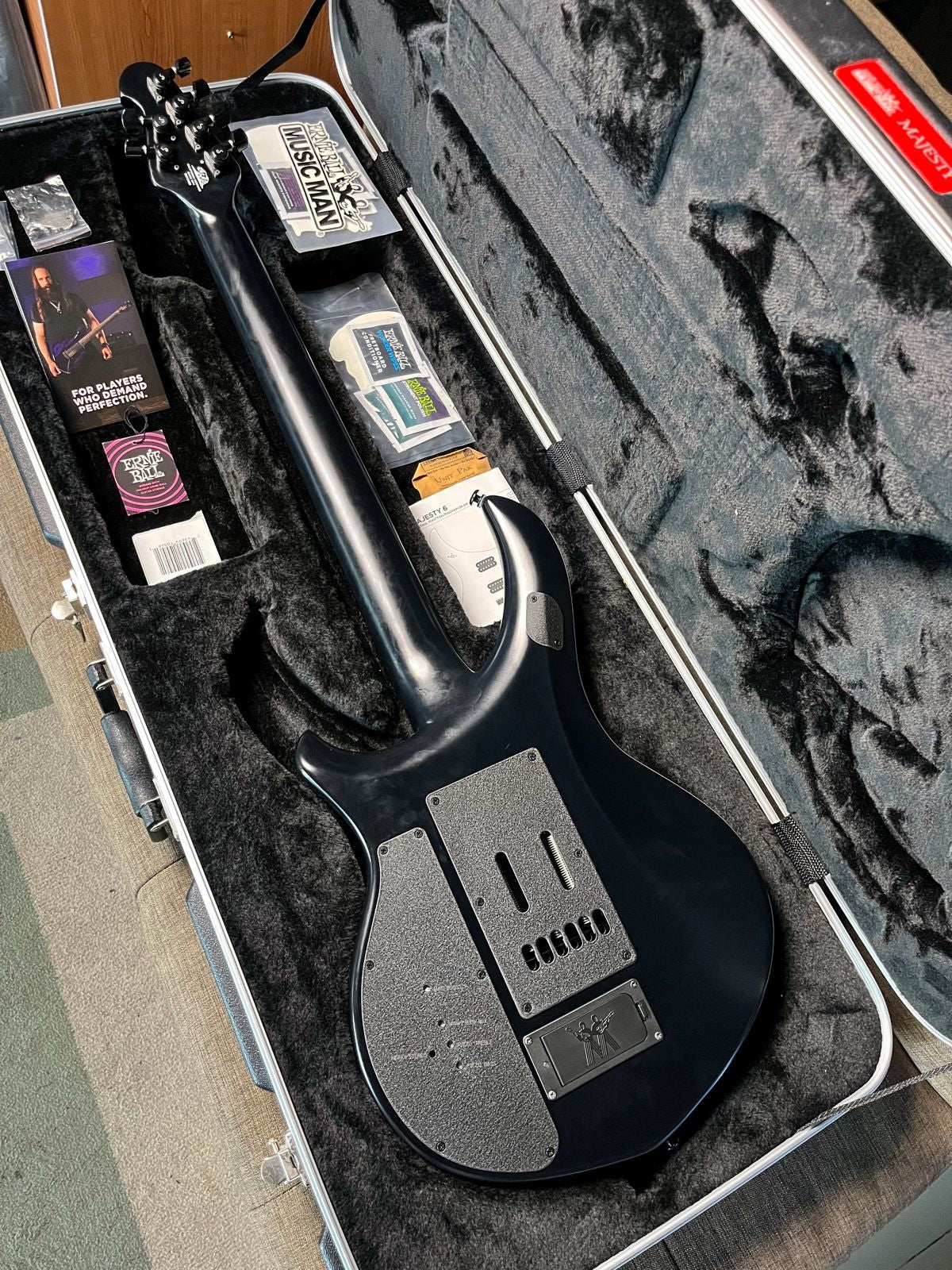 Musicman Majesty Stealth Black