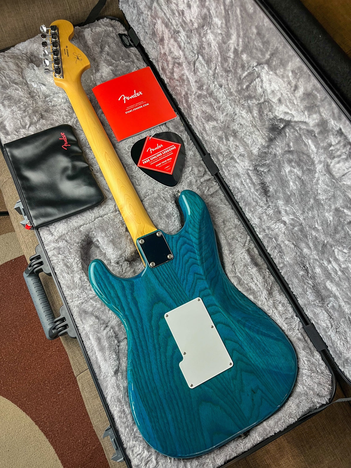 FENDER STRATOCASTER MICHIYA HARUHATA