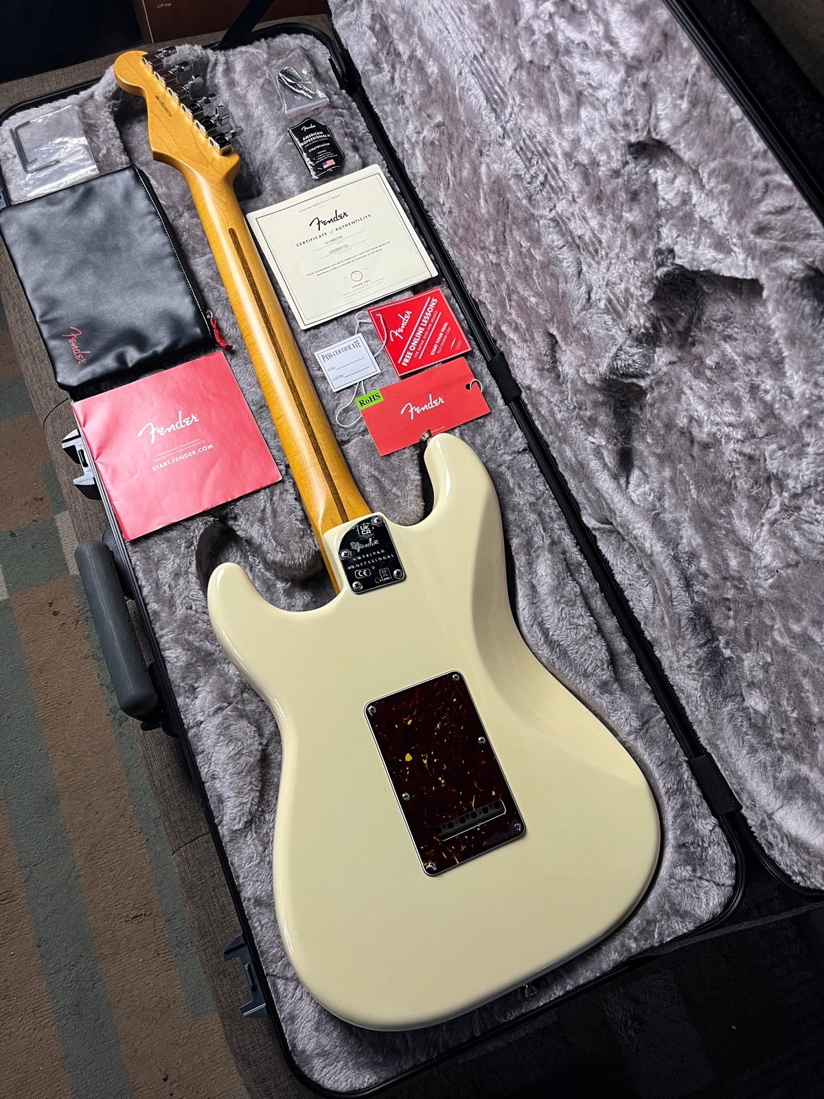 Fender stratocaster american professional II olympic white