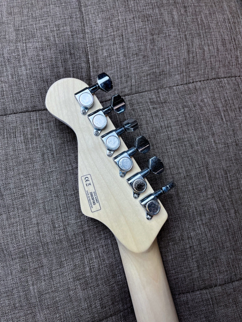 Larasati ST HSS - Black Gloss