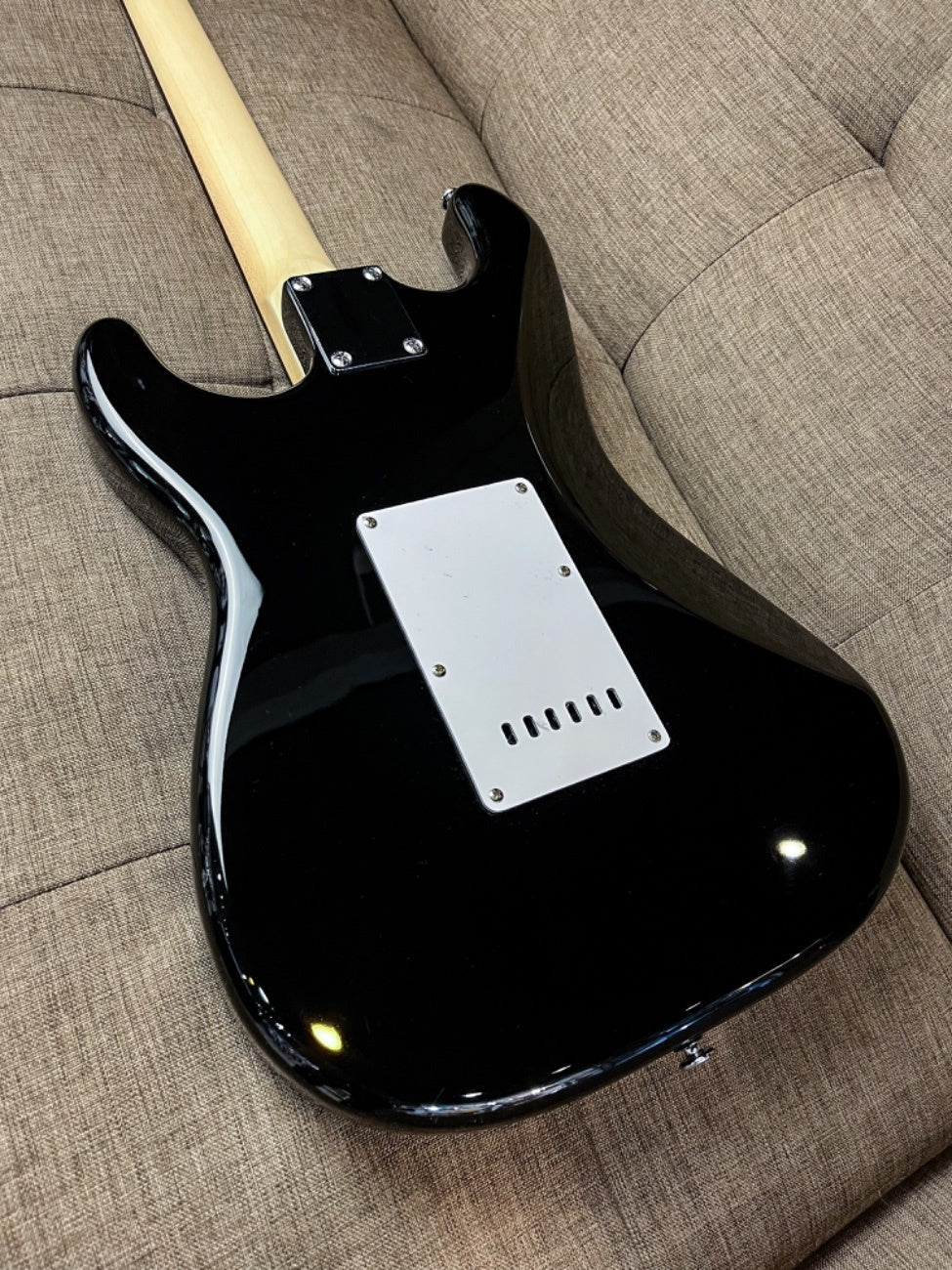 Larasati ST HSS - Black Gloss